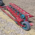Kverneland_PB_100 Plugul Kverneland PB-100 cu 8 trupite
